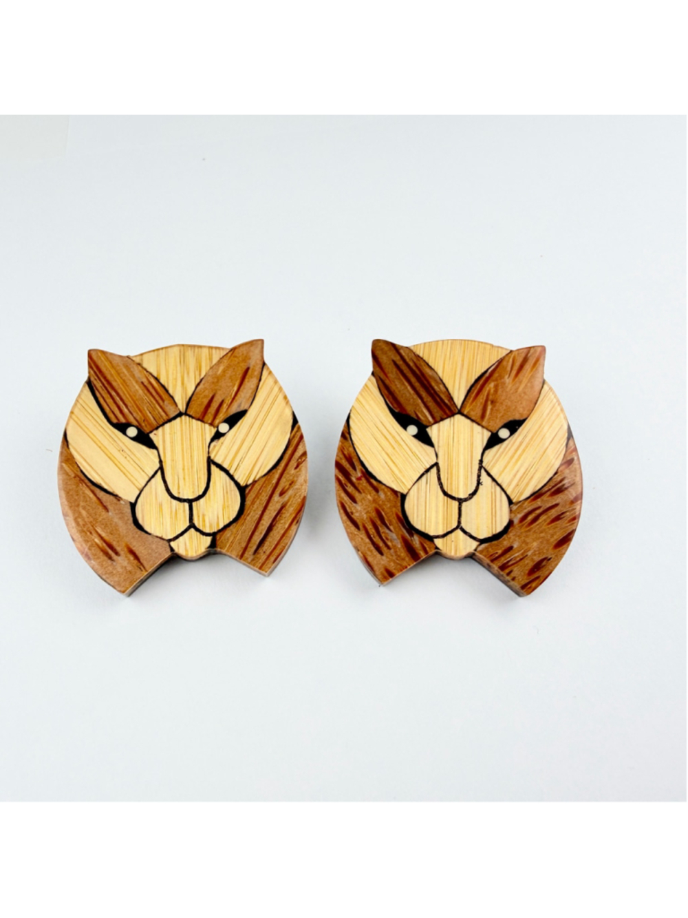Vintage Lee Sands Lion Face Wood Pierced Earrings